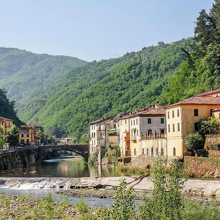Holiday home In Nicciano With Jacuzzi
