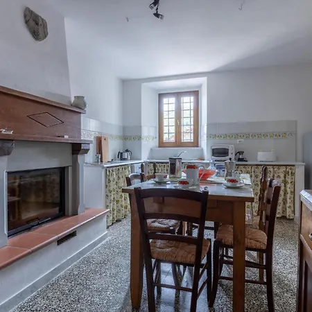 Holiday home In Nicciano With Jacuzzi