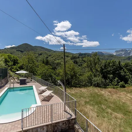 In Nicciano With Jacuzzi Holiday home *
